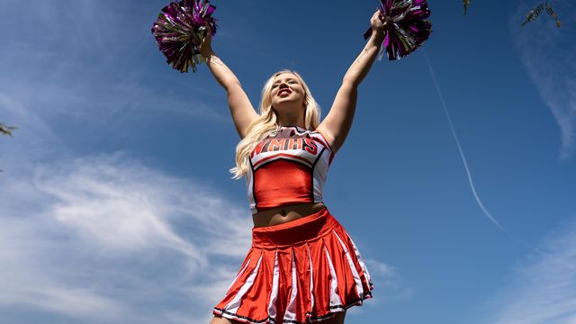 Big-boobed blonde Abella Danger gives cunnilingus in the locker room