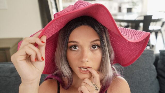 Perfect teen babe Mira Monroe likes intensive dick-riding