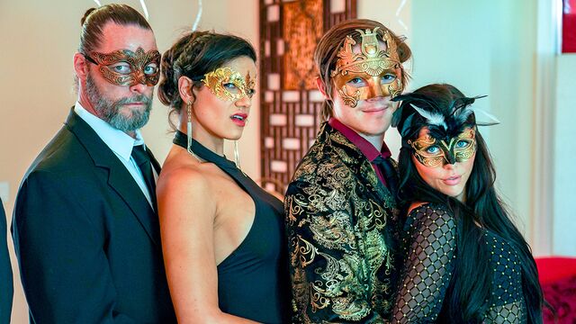 Craxy orgy fuck session with Aaliyah Love, Penny Barber and Coco Lovelock