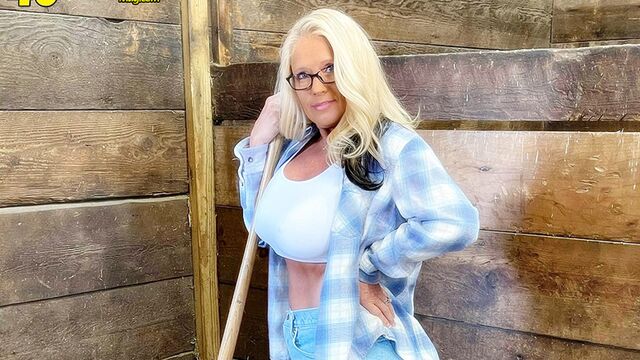 Hot babe with huge boobies Maddie Cross is touching her shaved pussy