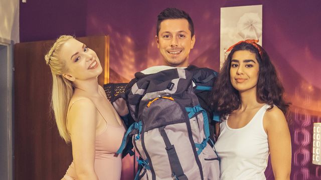 Séquence cul ferme de Vera et Aaeysha