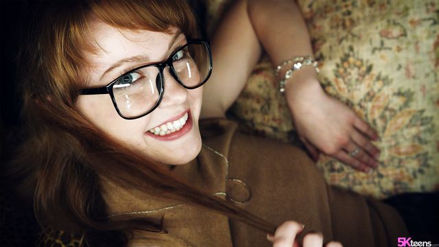 Pernas nos ombros safado da Nikole