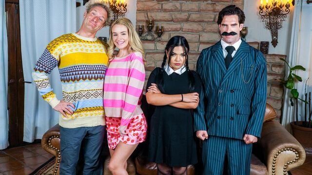 La talentueuse Summer Col et Khloe Kingsley en vedette dans scène grosse queue