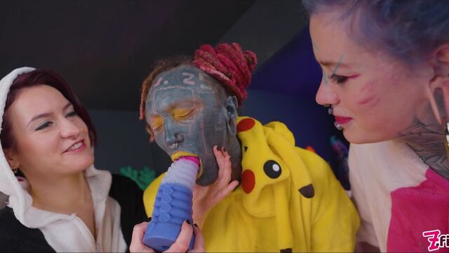 Regardez contenu x de la bouillonnante Anuskatzz et Miss Flora