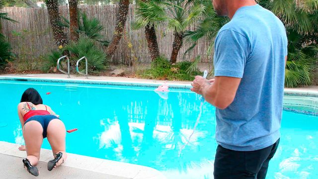 Big-breasted brunette Mandy Muse screwed in the cowgirl pose