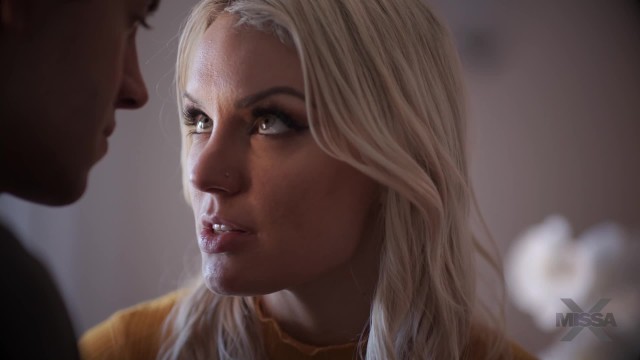 Kenzie Taylor e Dante Colle em garganta profunda pornografia no MissaX
