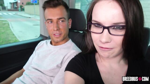 Jamie Oliver in videata scopata laterale di Breed Bus