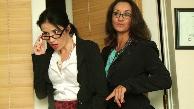 Tatiana Petrova and Persia Monir are enjoying this huge dick