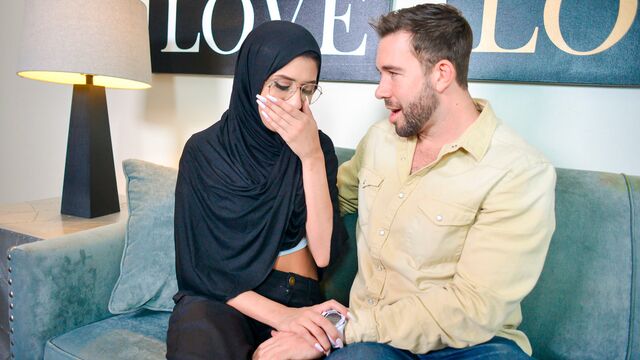 Fresh teen slut Angel Del Rey gets fucked by pretty huge boner