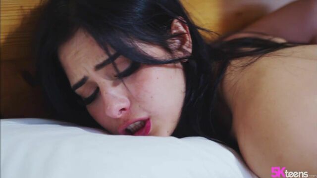 Película de piernas largas protagonizado por la cachonda Maria Wars