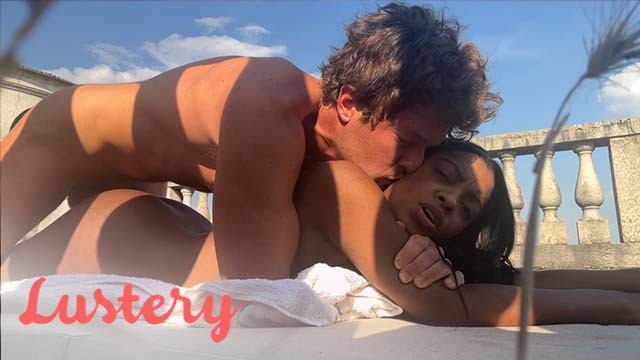 La sexuelle copine - bande-annonce amateur - Lustery