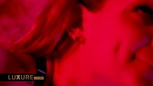 Tiffany Leiddi dans contenu branlette de Luxure