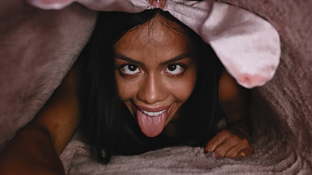 Clip de interracial avec la resplendissante Canela Skin de Hentaied