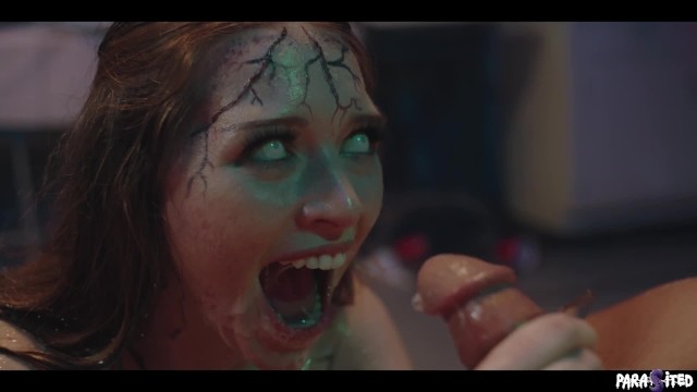 Pornografía de culo grande protagonizado por la sensible Octavia Red y Anna Claire Clouds