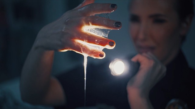 La apetitosa Casey Calvert y Cherry Kiss en clip de semen en la boca