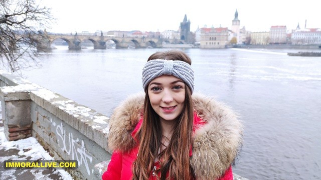 Matt Bird en escena de punto de vista de Immoral Family