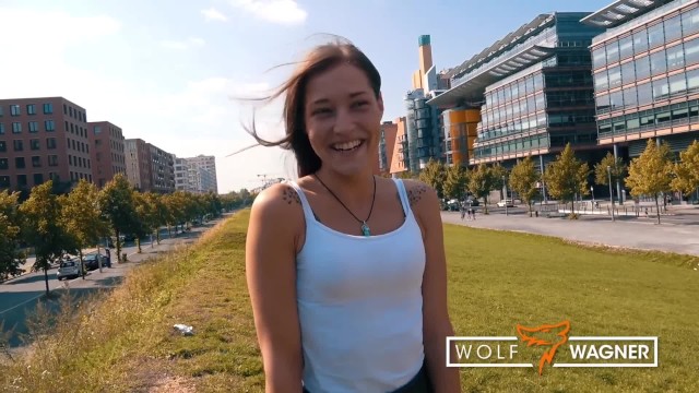 Wolf Wagner Love présente clip étudiants de Conny Dachs et Lola Shine