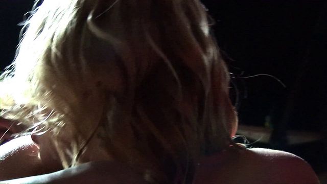 La rebelde Jay R y Kat Lee - acción de rubia - Skankery