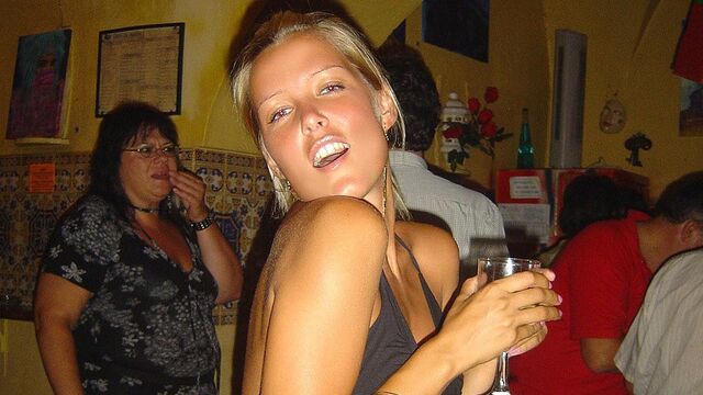 Bande-annonce douche de la flatteuse Sophie 