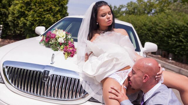 Beautiful outdoor dick-riding session with a long-legged brunette Victoria Blaze