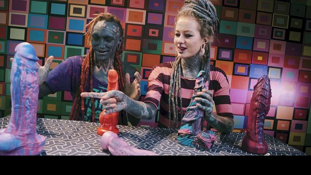 La chic Anuskatzz et Lily Lu en vedette dans contenu x hd