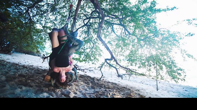 Regardez clip de l'endurante Anuskatzz et Lily Lu