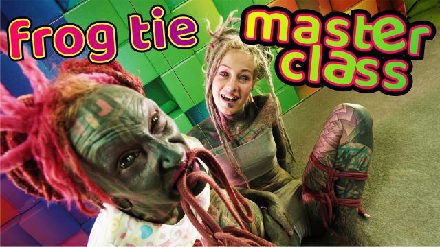 Dirty Dreaz präsentiert Petite Blonde's Bondage Pornofilm