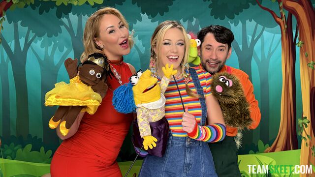 Reptyle Selects präsentiert Nickey Huntsman und Vanessa Sky's Zusammenschnitt Clip