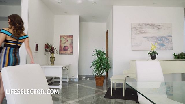 Vídeo de estrella porno protagonizado por la graciosa Ella Reese y Melody Marks