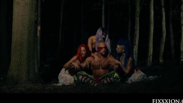 Cuties Lady Dee, Eveline Dellai and Lady Blue fuck with a shared lover