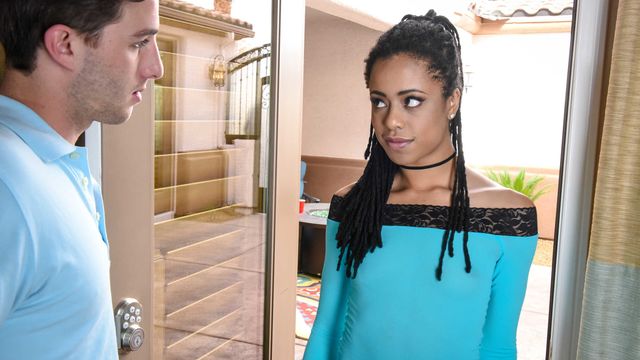 Clip de piernas en los hombros con Kira