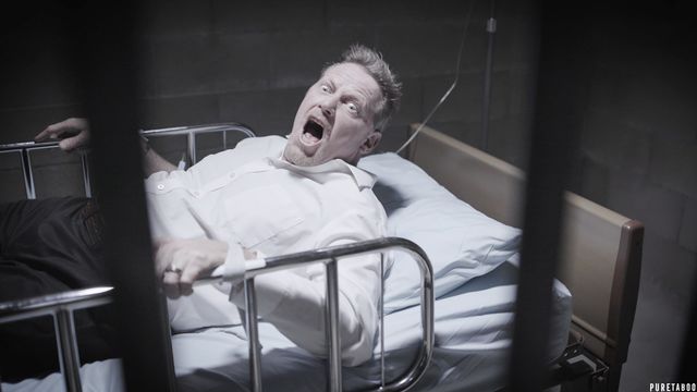 Sensual babe with natural jugs Jaye Summers jumps on a big cock