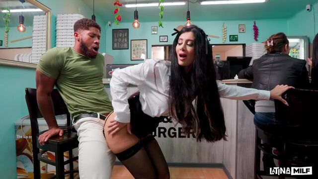 Clip de polla grande con Marina