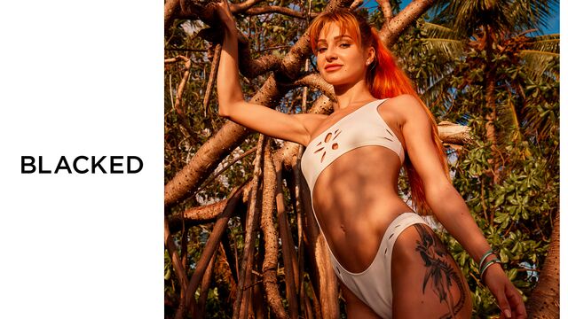 Pornografía de playa con Little