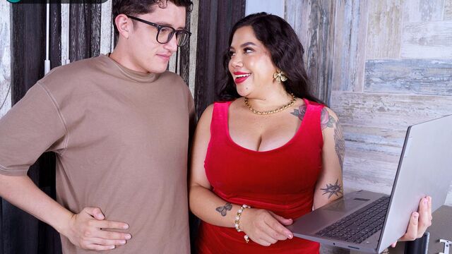 Gorgeous BBW with red lips Andrea Busty screwed by large dick