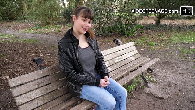 Video Teenage - brunette porn