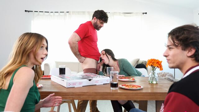 Family Swap presenta vídeo con las oral de Myra Moans y Scarlett Mae