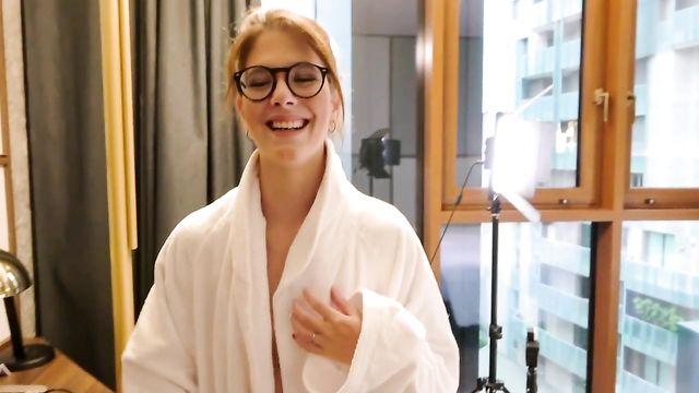 Porno de flaca con Sara