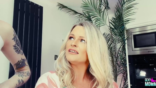 Sexy Momma - small tits porn